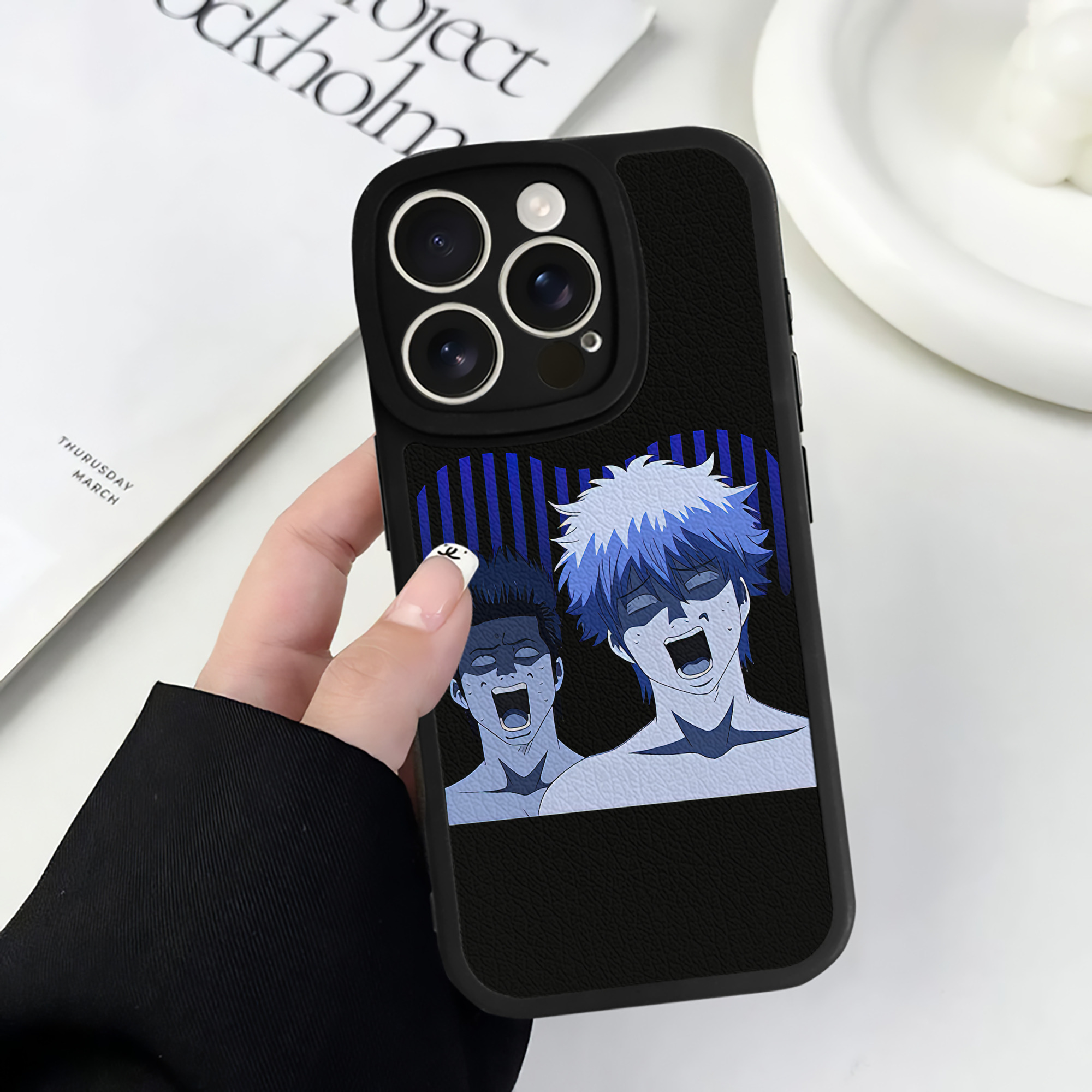 （画像用） ぎんたま 坂田銀時（さかたぎんとき） 神楽 志村新八（しむら しんぱち） GINTAMA Sakata Gintoki Kagura Shimura Shinpachi 【iPhone 16シリーズ対応】シリコンスマホケース（レザー調） 材質：シリコン